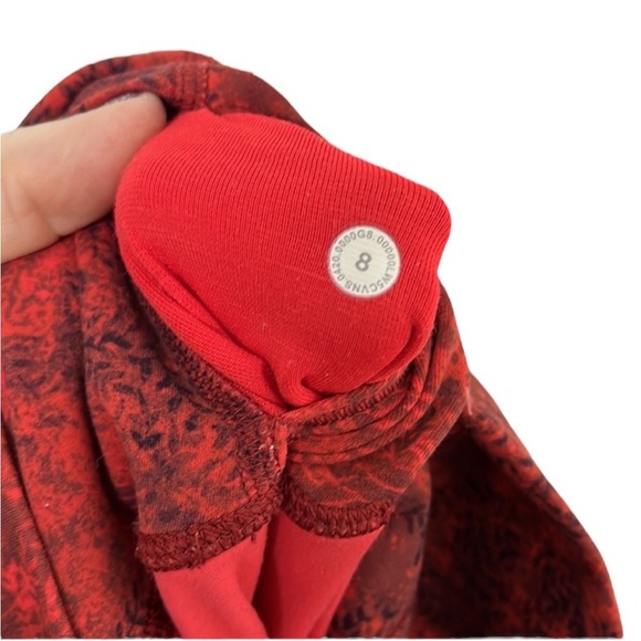 Lululemon Invigorate High Rise Red Pattern Tights Gold Logo Women Size 8 - Picture 4 of 4